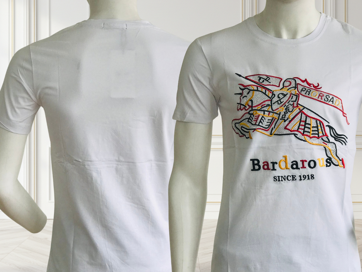 Playera Unisex. Jinete con lanza Bordado